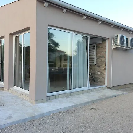 Villa Villa More Vir